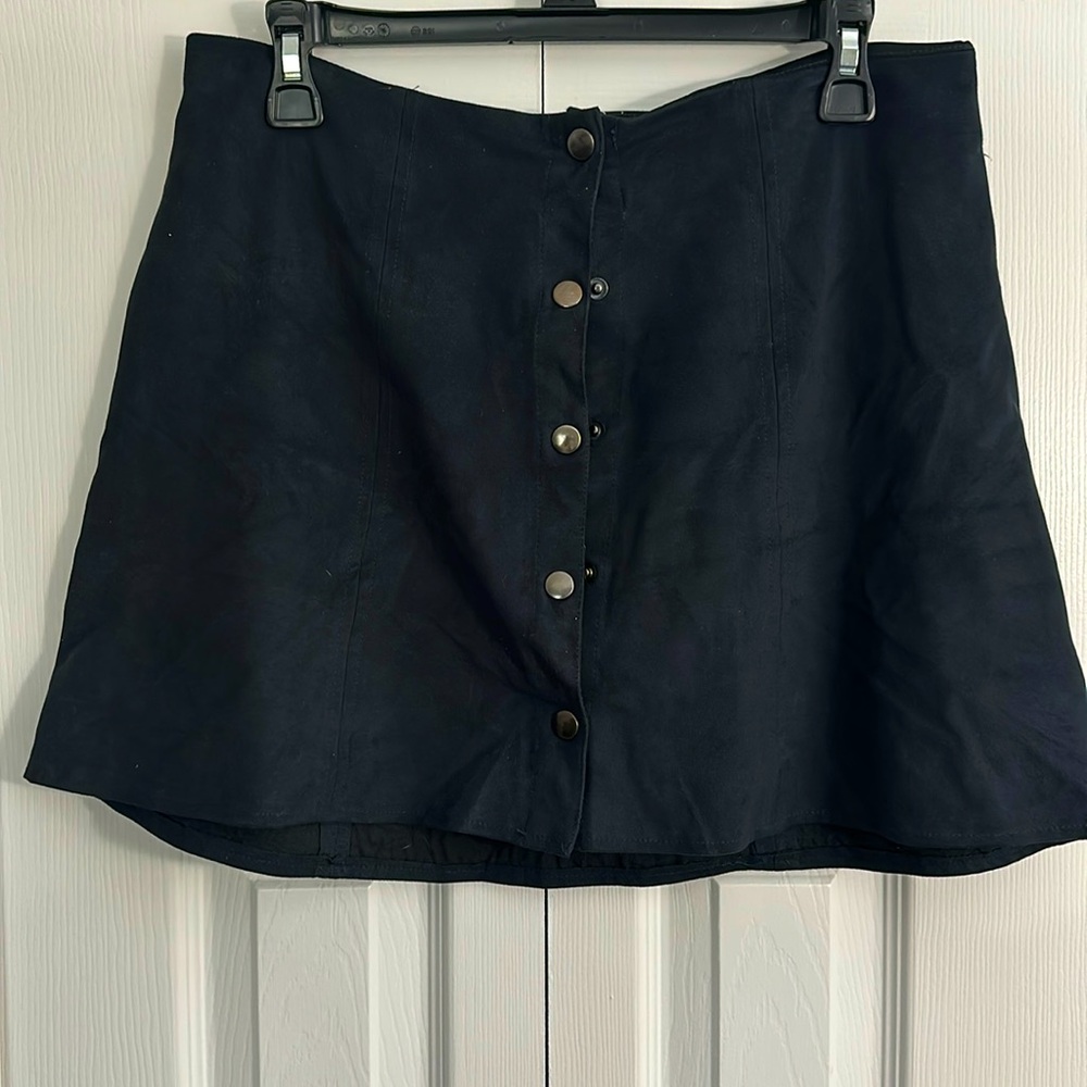 Black Kendall+Kylie Mini Skirt (L)
